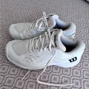 Wilson Tennis Shoes size 7.5